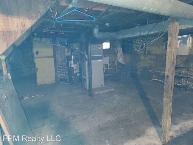 Building Photo - 4 br, 1 bath House - 73 Villa Street 1