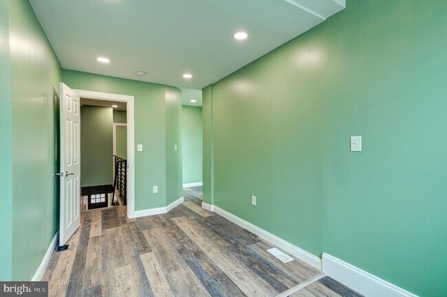 Building Photo - 2643 N Mascher St