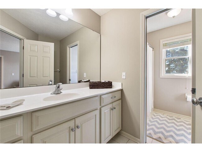 Building Photo - 1579 Stoneridge Cir