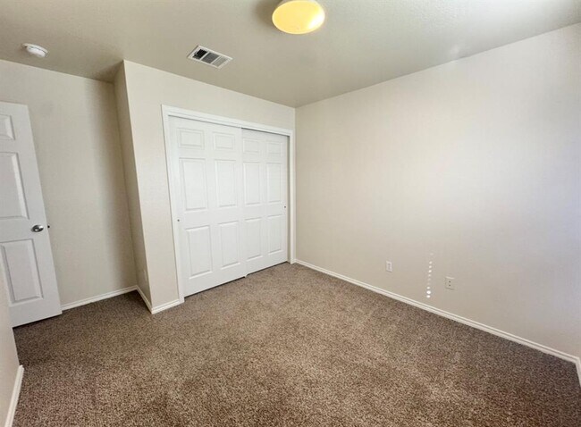 Building Photo - 110 Comal Cove