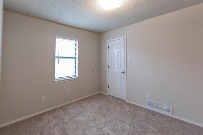 Building Photo - Beautiful Home In South Lubbock! Available...
