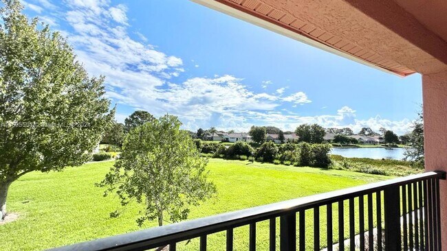 Building Photo - 126 SW Peacock Blvd