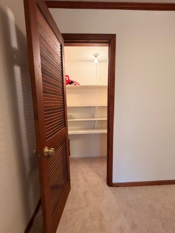 Building Photo - 250 Running Deer Rd