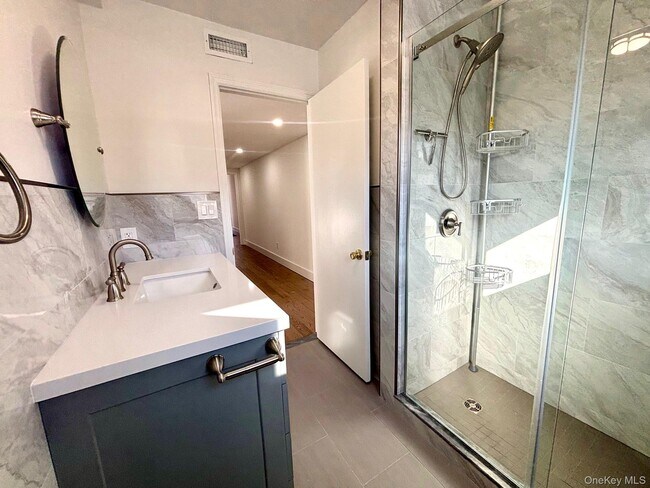 Building Photo - 225 Cleveland Ave