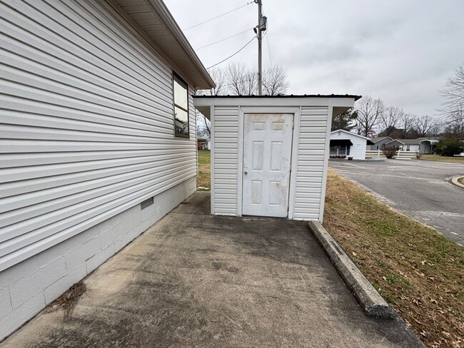 Building Photo - 2 bedroom 1 bath duplex in Lone Oak