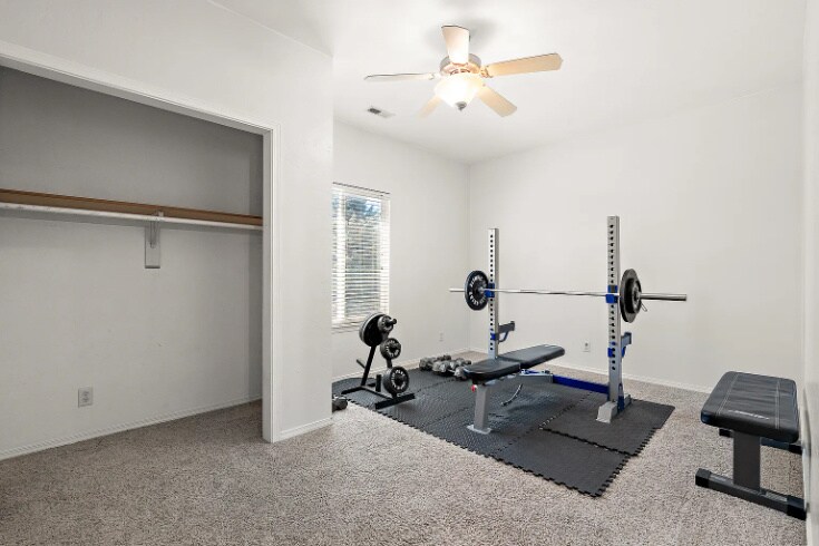 Building Photo - 18227 Southlake Cir