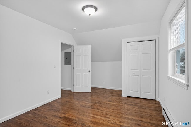 Building Photo - 144 Cottage St