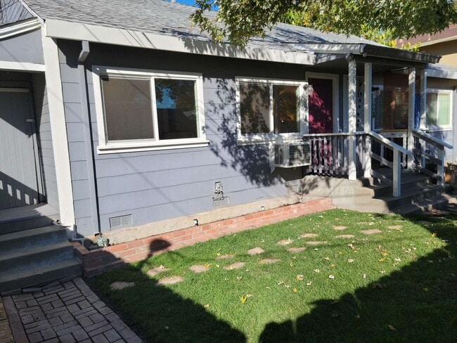 Building Photo - Nice 2 Bedroom Duplex!!!