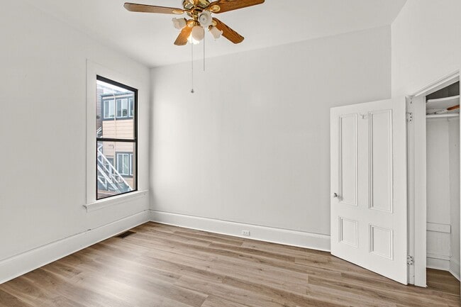 Building Photo - Updated 2 Bedroom Home with Garage in Lowe...