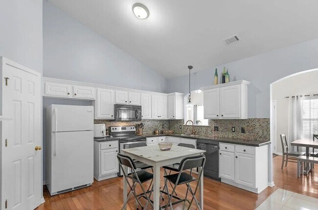 Building Photo - Beautiful 3 Bedroom Ranch: Move in Special available