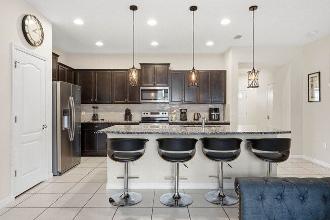 Building Photo - 2440 Dubai St