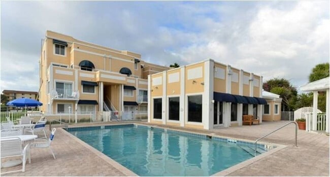 Building Photo - 8600 Ridgewood Ave