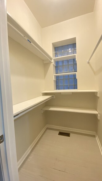 Building Photo - 2641 W Haddon Ave