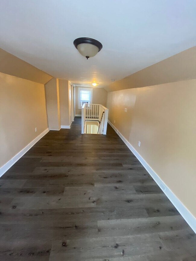 Building Photo - Mobley