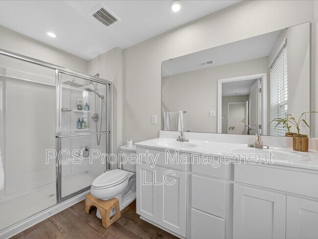 Building Photo - 4905 Gerald Dr