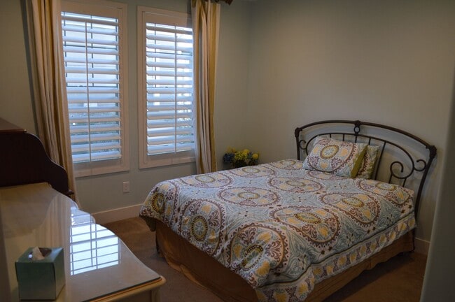 Building Photo - Luxurious 4-Bedroom Home with Mother-in-Law Suite