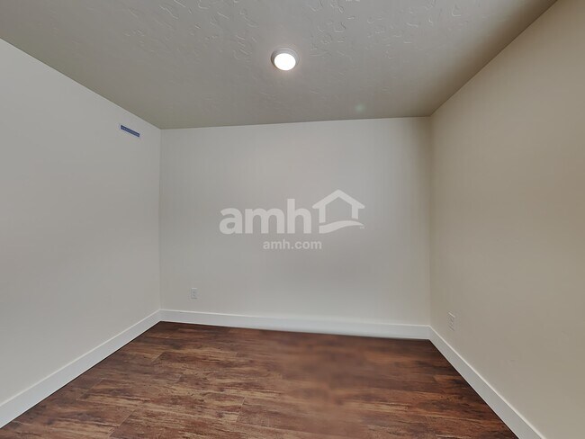 Building Photo - 9377 W Dove Creek St