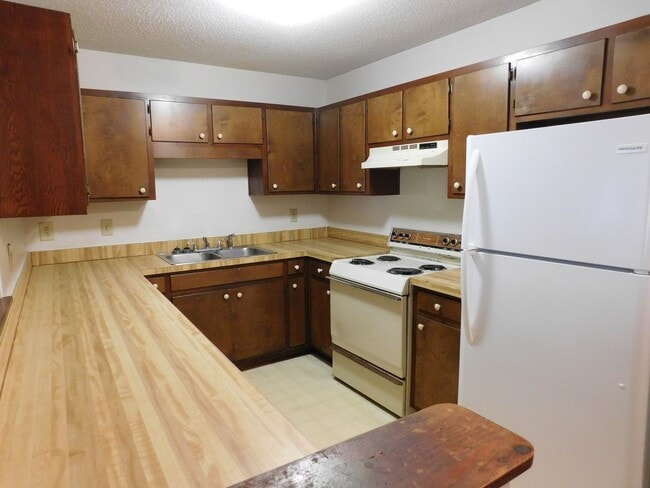 Building Photo - 1542 College Way