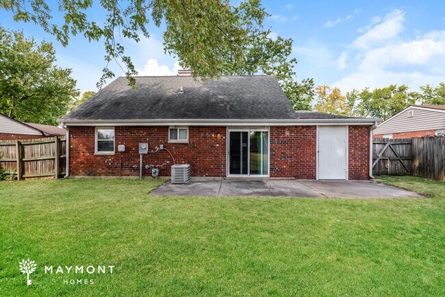 Building Photo - 4 Bedroom Brick Home