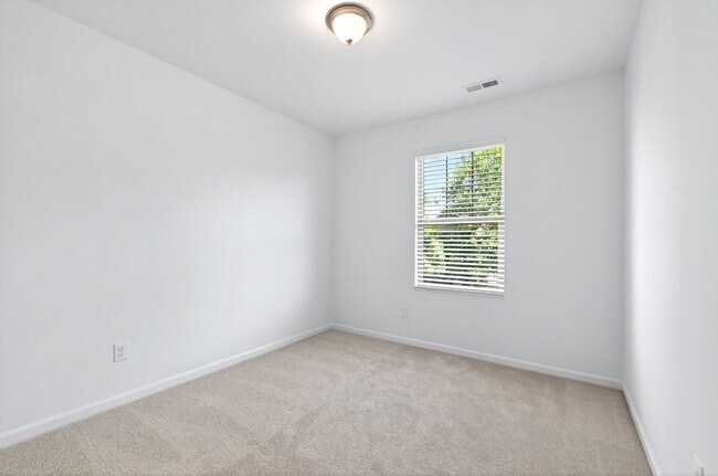 Building Photo - 4509 Middletown Dr