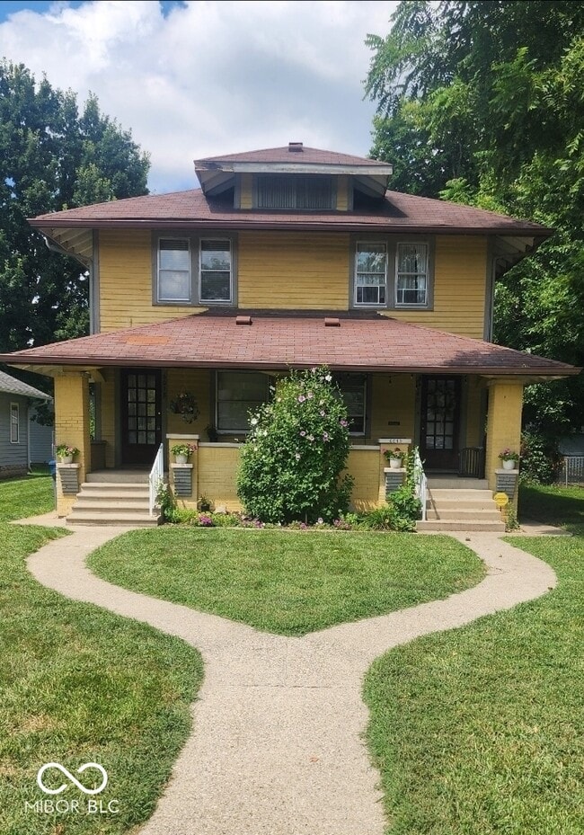 Primary Photo - 6038 N College Ave