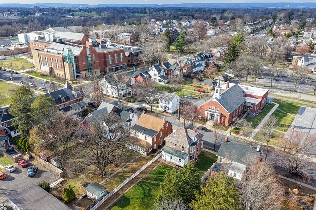 Building Photo - 67 W Laurel St