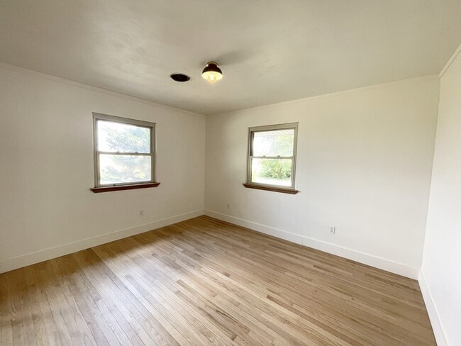 Building Photo - 4759 Blackburn Rd