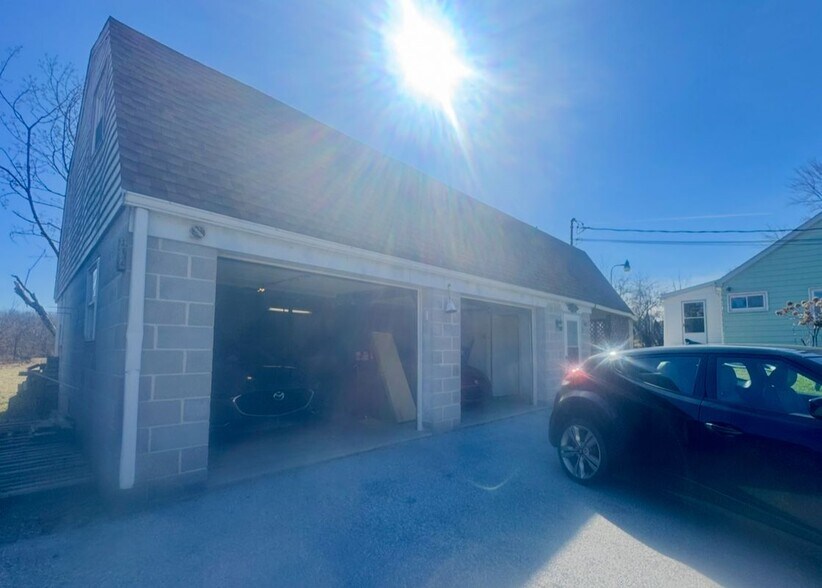 Building Photo - 42 Cupola Rd