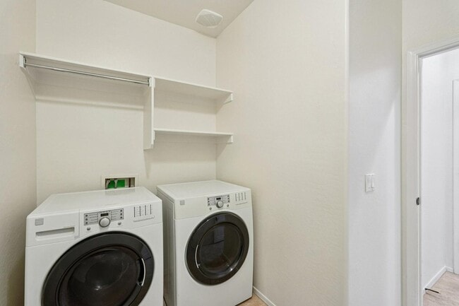 Building Photo - 12600 W Rosewood Ln