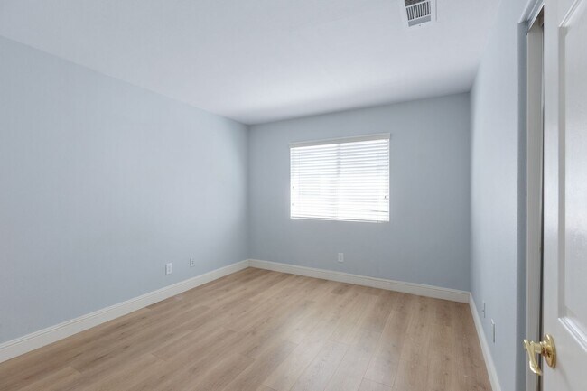 Building Photo - 26523 Starling Ct