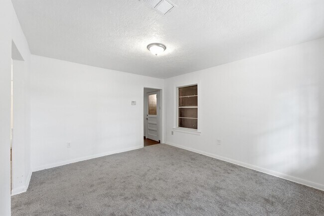 Building Photo - 5326 Wenda St