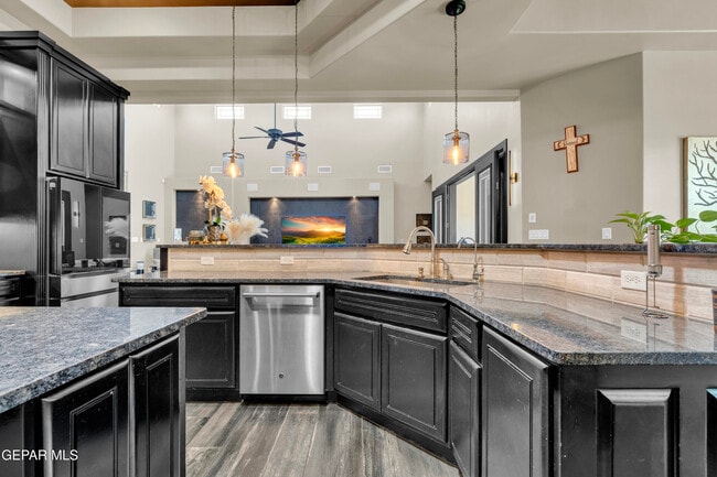 Building Photo - 14812 Long Shadow Ave