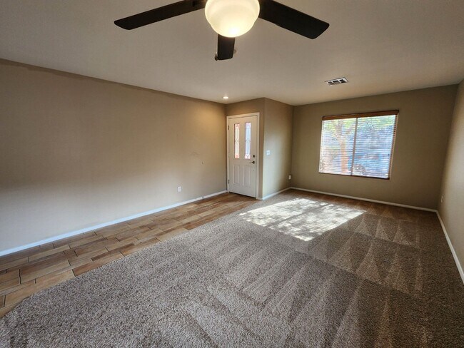 Building Photo - Beautiful former Model Home located near Southern Highlands Golf Club.