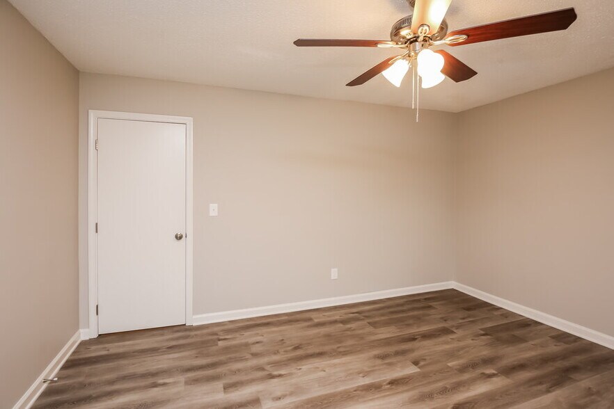 Building Photo - 3730 Rhoanoke Ct