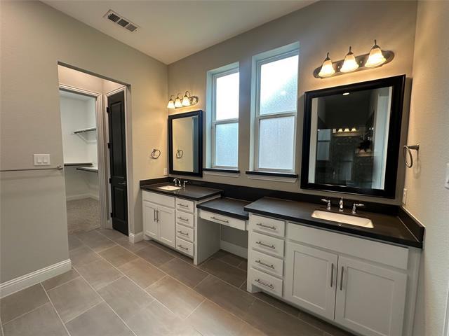 Building Photo - 7105 Royal View Dr