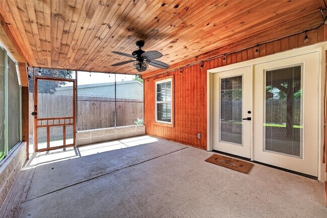 Building Photo - 19818 Packwood Dr