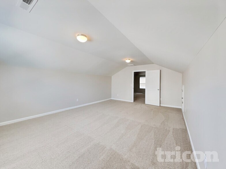 Building Photo - 1705 Sawtooth Ct