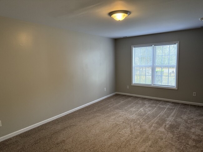 Building Photo - 122 Short St