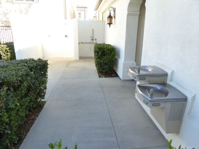 Building Photo - COMING SOON! 4-Bedroom Home in the Gated Villa Metro Community!