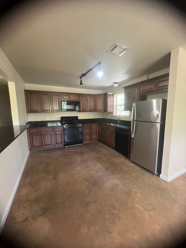 Building Photo - Waco 3/2 Home