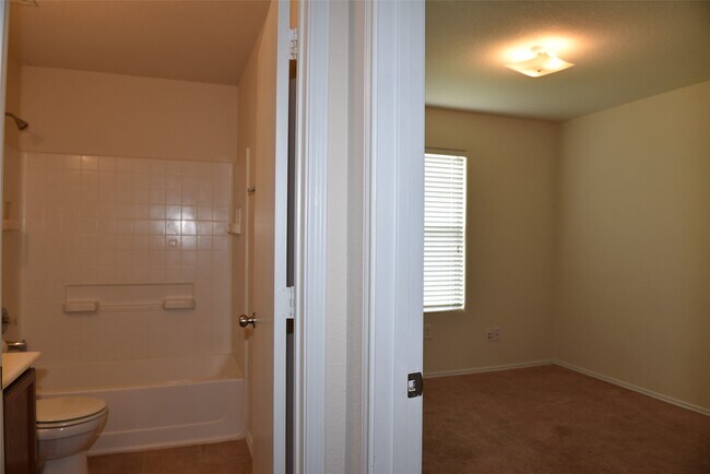 Building Photo - 21319 Finbury Oaks Ln
