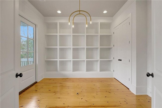 Building Photo - 10559 Serenbe Ln