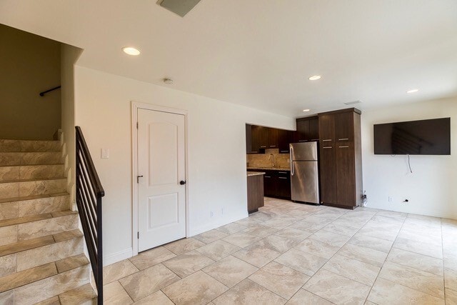 Building Photo - 6656 Picasso Rd