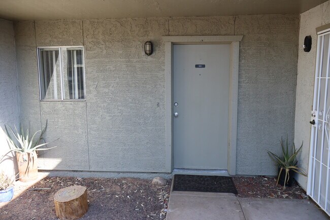 Building Photo - 2820 E Le Marche Ave