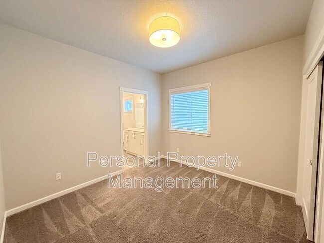 Building Photo - 16332 NE 21st St