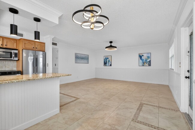 Building Photo - 497 Brittany K