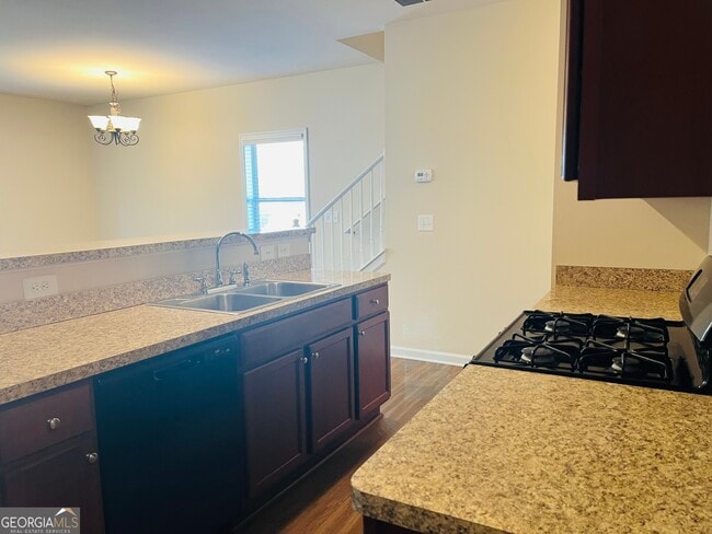 Building Photo - 233 Bobbie Way