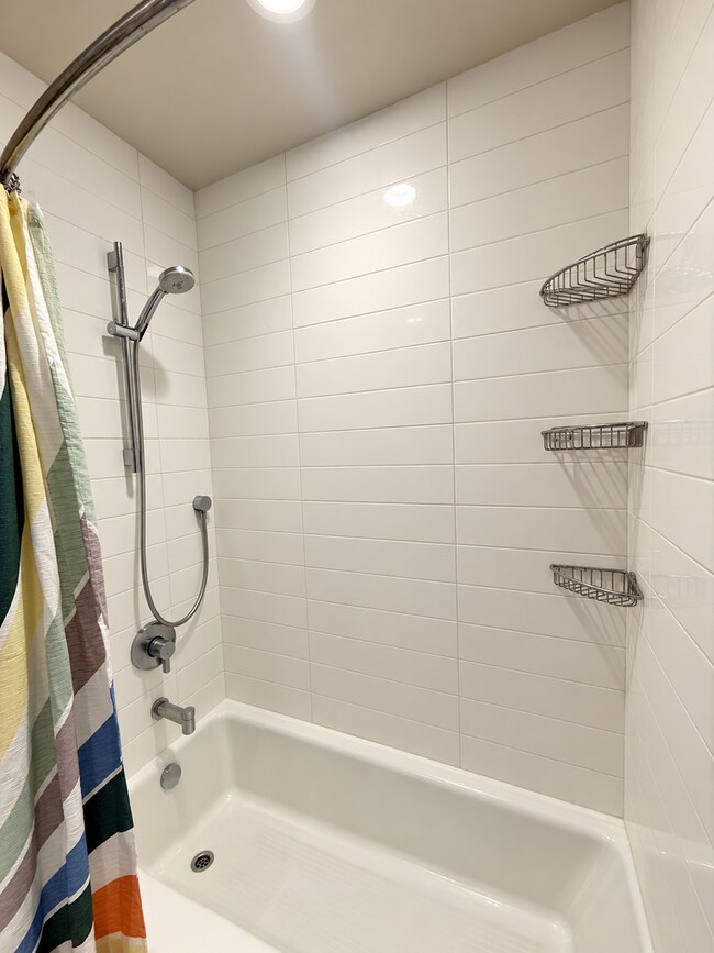 Building Photo - 453 Seaview Dr