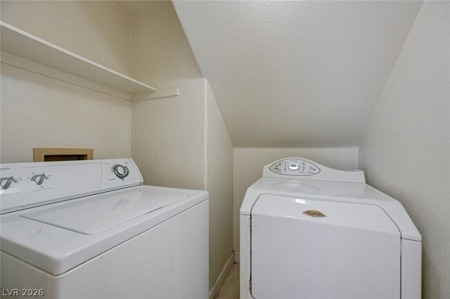 Building Photo - 267 Bluefield Ln