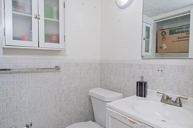 Building Photo - 6620 W 2nd Ct